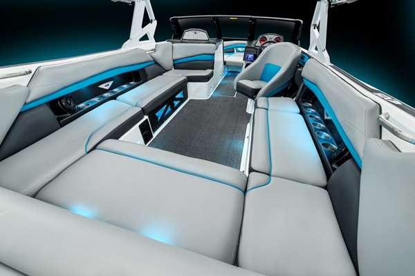 2016-Axis_A24_studio-Interior_lowres