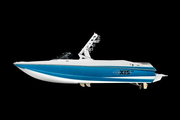 2016-Axis_A24_studio-SIDE_lowres