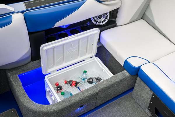 2016-Axis_T22_studio-cooler_lowres