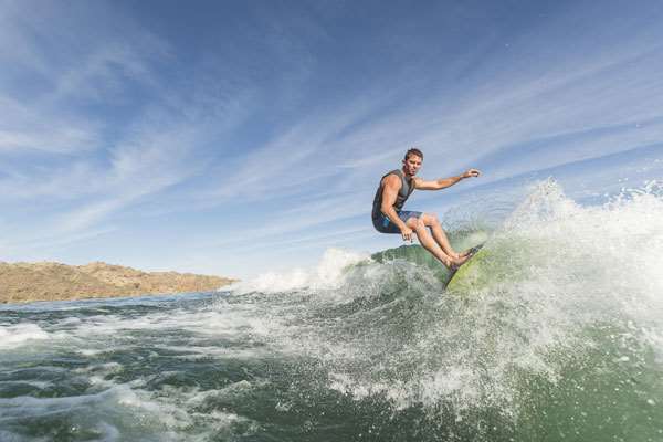 2019_Malibu-21MLX_Wake_Surfing