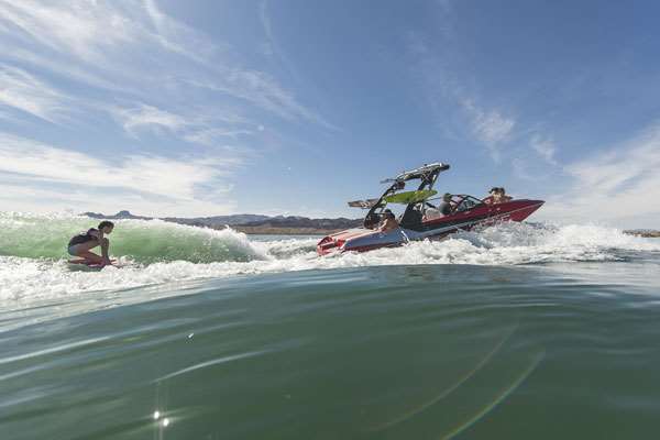 2019_Malibu_21MLX_Loving_The_Surf