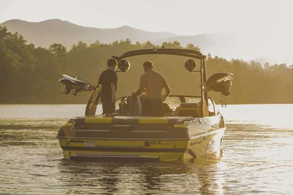 2019_Malibu_21VLX_Creating_Memories