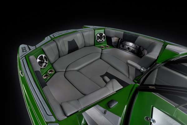 23_MXZ_Comfortable_Bow_Seating