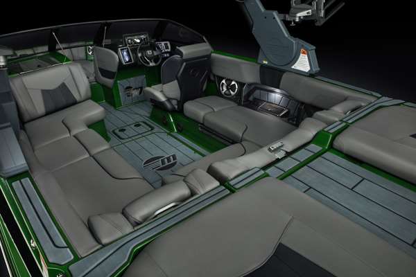 23_MXZ_WakeViewRear_Bench_Seat_in_Transom_Position