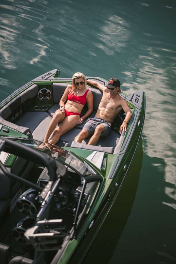 23_mxz_2021_Chilling